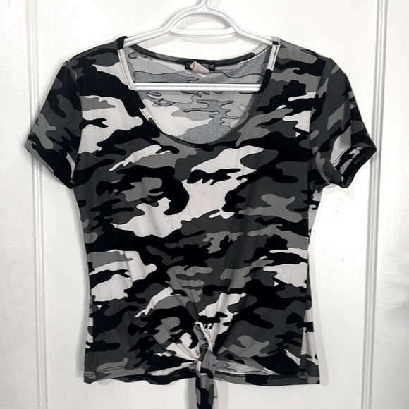 black and white camouflage shirt - Picture 1 of 1